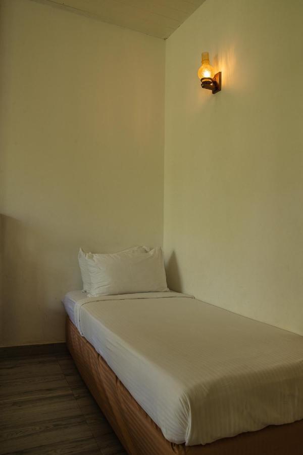 Deltora Villa - Free Drop Off To Galle Fort By Tuktuk Экстерьер фото
